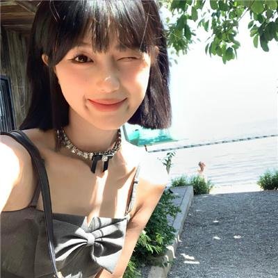 关于莉莉周的一切